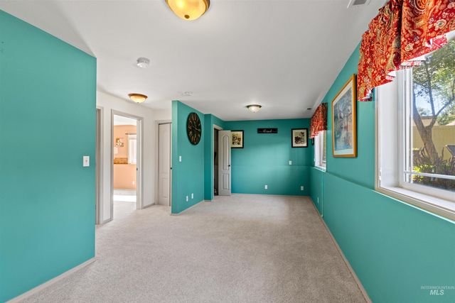 4951 W Classic Dr, Meridian, ID 83646