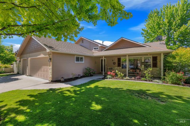 4951 W Classic Dr, Meridian, ID 83646