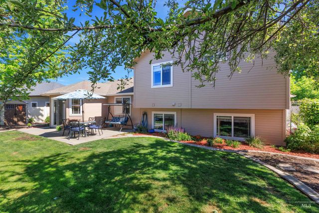 4951 W Classic Dr, Meridian, ID 83646
