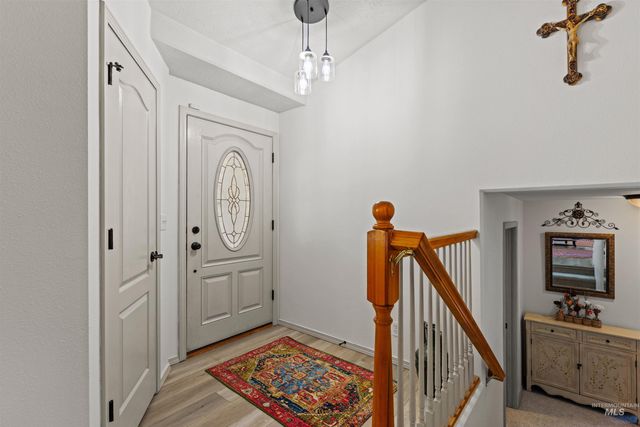 4951 W Classic Dr, Meridian, ID 83646