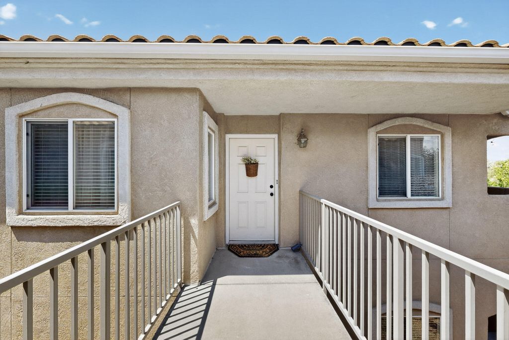 6800 VISTA DEL NORTE Road NE 324, Albuquerque, NM 87113