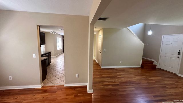 10411 HORN BLVD, San Antonio, TX 78240
