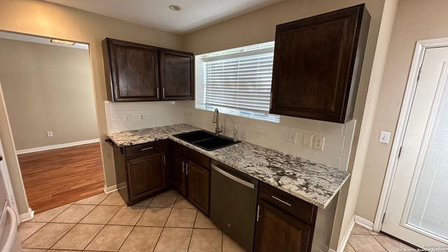 10411 HORN BLVD, San Antonio, TX 78240