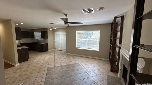10411 HORN BLVD, San Antonio, TX 78240