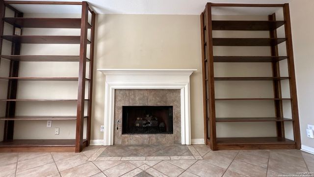 10411 HORN BLVD, San Antonio, TX 78240