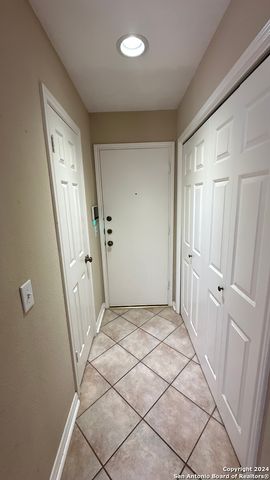 10411 HORN BLVD, San Antonio, TX 78240