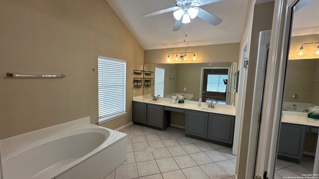 10411 HORN BLVD, San Antonio, TX 78240