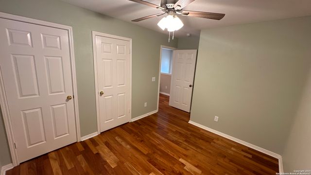 10411 HORN BLVD, San Antonio, TX 78240