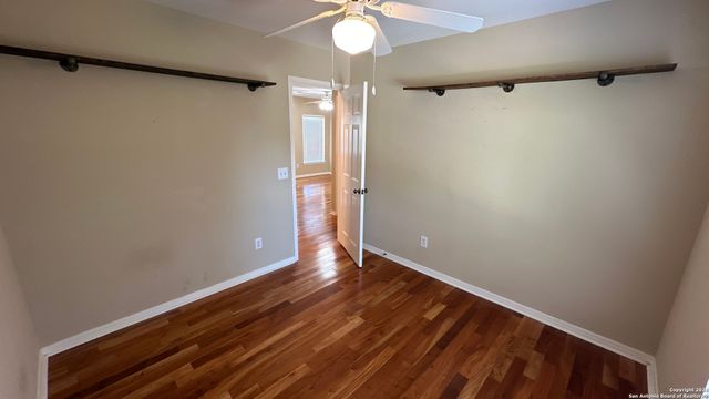 10411 HORN BLVD, San Antonio, TX 78240