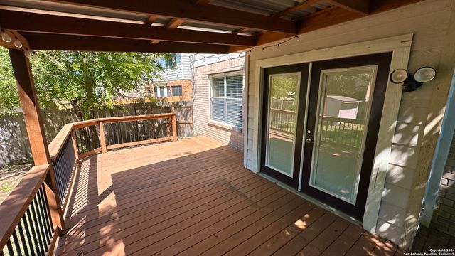 10411 HORN BLVD, San Antonio, TX 78240