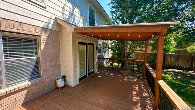 10411 HORN BLVD, San Antonio, TX 78240