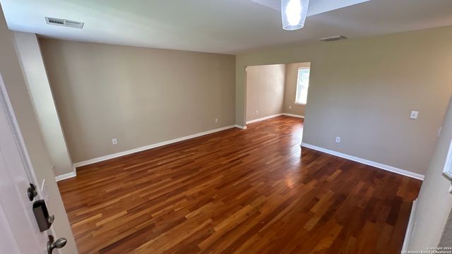 10411 HORN BLVD, San Antonio, TX 78240