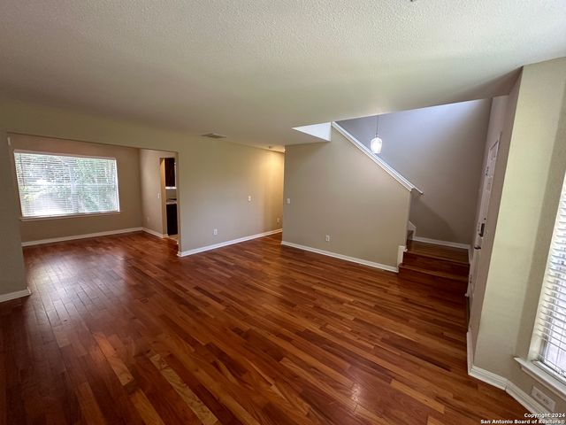 10411 HORN BLVD, San Antonio, TX 78240