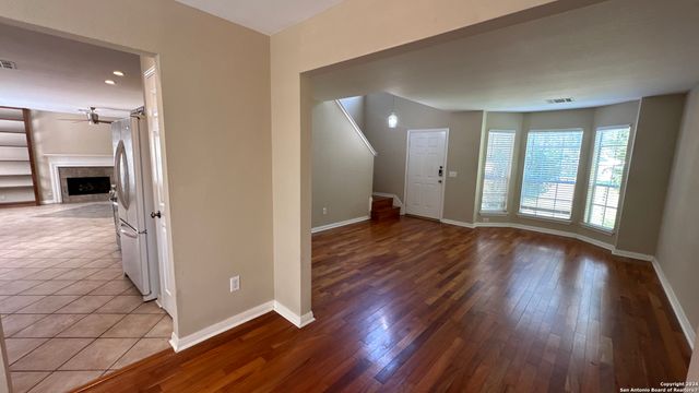 10411 HORN BLVD, San Antonio, TX 78240