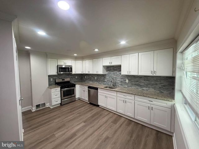 27 CHURCH ST, Mount Holly, NJ 08060