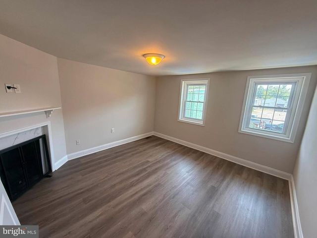 27 CHURCH ST, Mount Holly, NJ 08060