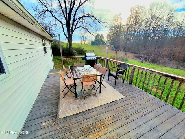 1471 Harold Patterson Rd, Dandridge, TN 37725