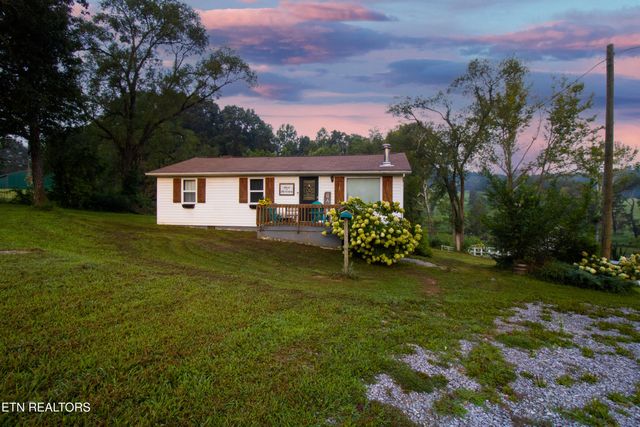 1471 Harold Patterson Rd, Dandridge, TN 37725