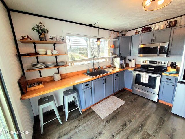 1471 Harold Patterson Rd, Dandridge, TN 37725