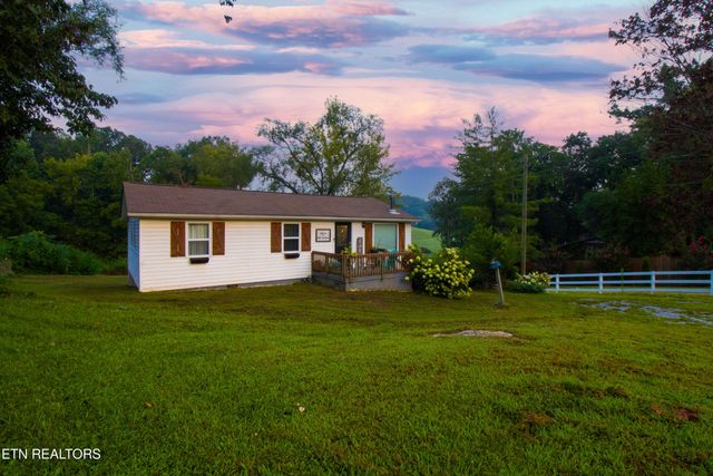 1471 Harold Patterson Rd, Dandridge, TN 37725