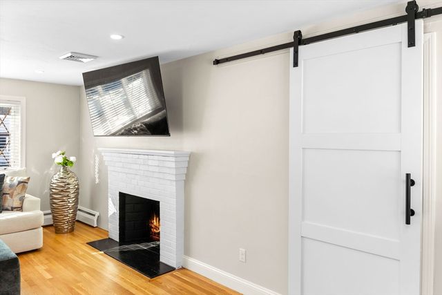 8 Dianthus Rd, Holbrook, MA 02343