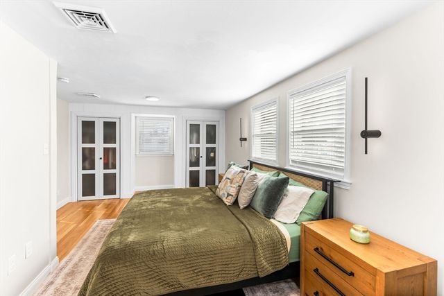 8 Dianthus Rd, Holbrook, MA 02343