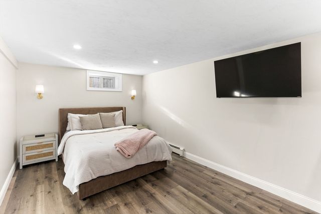 8 Dianthus Rd, Holbrook, MA 02343