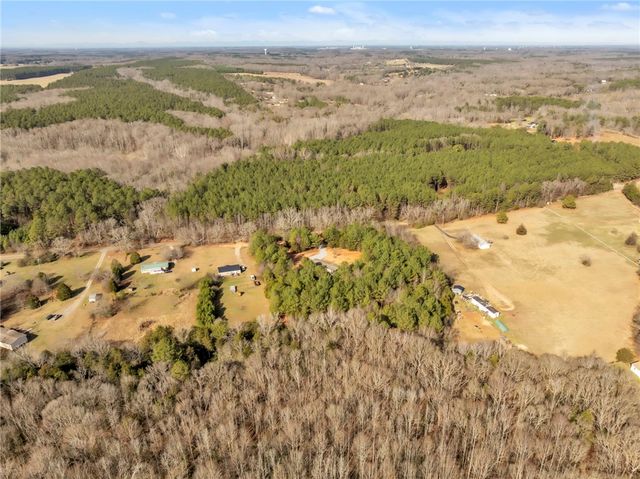 1112 Wilton E Hall Road, Starr, SC 29684