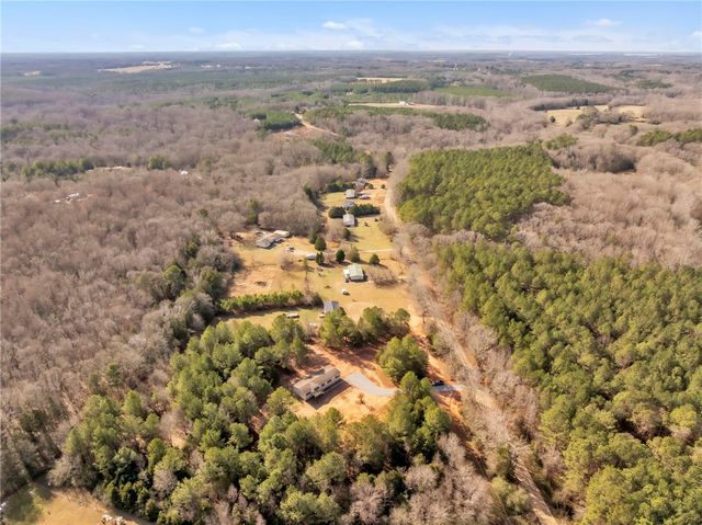 1112 Wilton E Hall Road, Starr, SC 29684