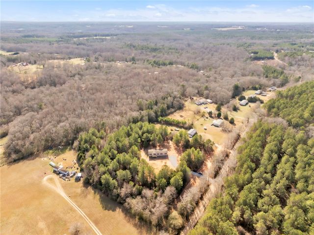 1112 Wilton E Hall Road, Starr, SC 29684