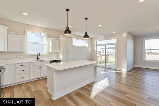 2824 NW Reinhart Drive, Ankeny, IA 50023