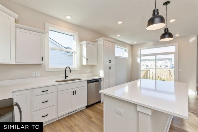 2824 NW Reinhart Drive, Ankeny, IA 50023