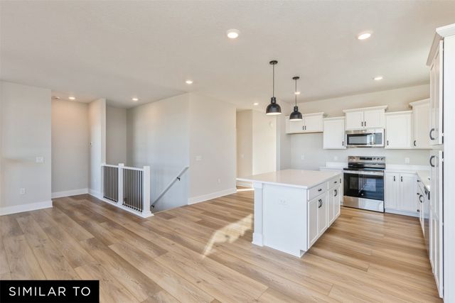 2824 NW Reinhart Drive, Ankeny, IA 50023