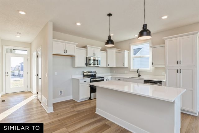 2824 NW Reinhart Drive, Ankeny, IA 50023