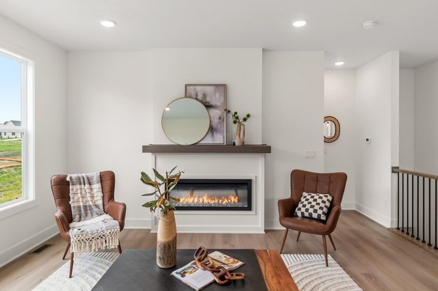 2824 NW Reinhart Drive, Ankeny, IA 50023