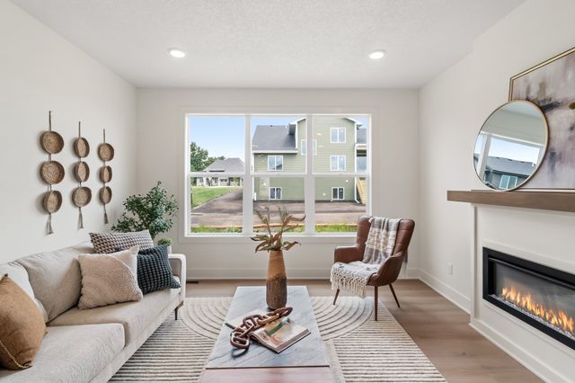 2824 NW Reinhart Drive, Ankeny, IA 50023