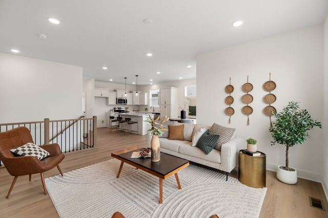 2824 NW Reinhart Drive, Ankeny, IA 50023
