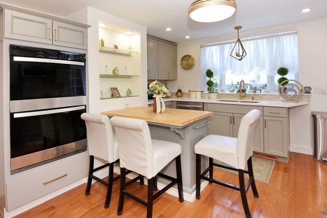 435 Cabot St B, Beverly, MA 01915
