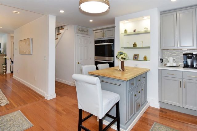 435 Cabot St B, Beverly, MA 01915