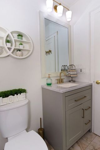 435 Cabot St B, Beverly, MA 01915