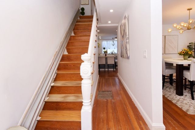 435 Cabot St B, Beverly, MA 01915