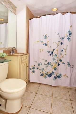 435 Cabot St B, Beverly, MA 01915