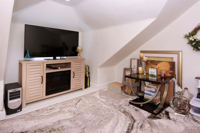 435 Cabot St B, Beverly, MA 01915