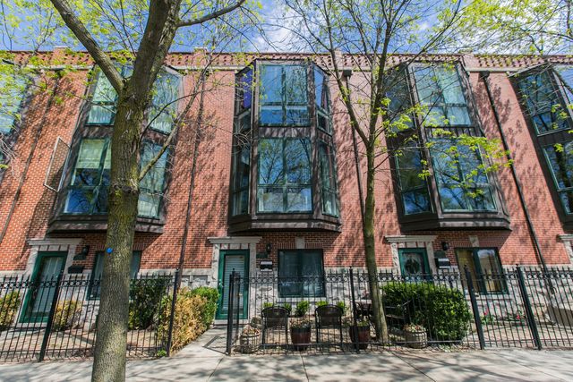 2005 N HOYNE Avenue, Chicago, IL 60647