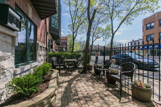 2005 N HOYNE Avenue, Chicago, IL 60647