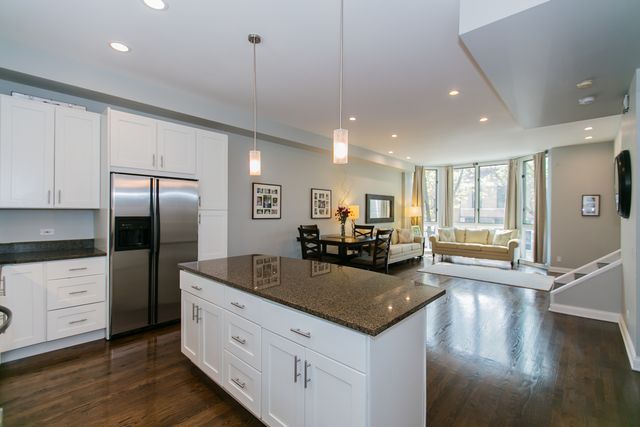 2005 N HOYNE Avenue, Chicago, IL 60647
