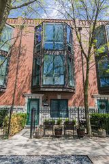 2005 N HOYNE Avenue, Chicago, IL 60647