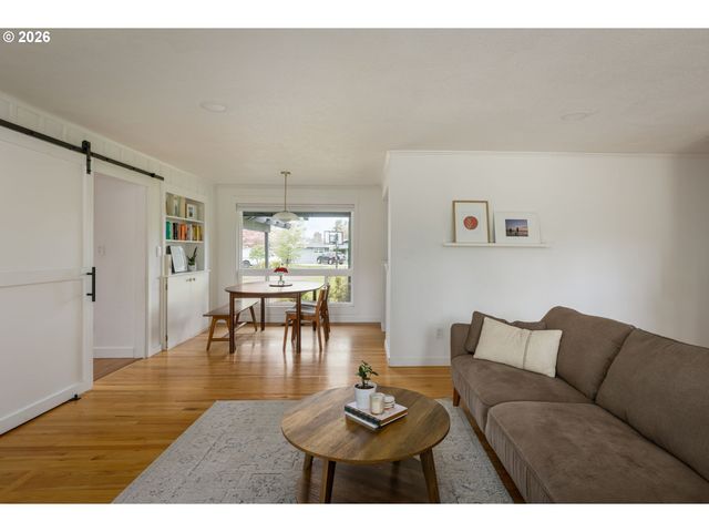 9720 Sw INGLEWOOD Pl, Portland, OR 97225