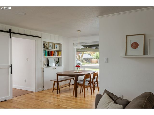 9720 Sw INGLEWOOD Pl, Portland, OR 97225