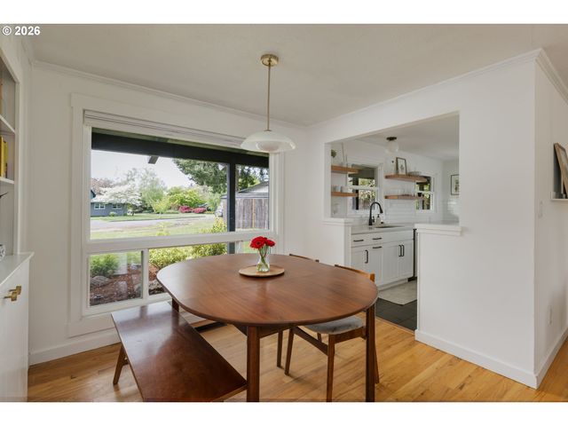 9720 Sw INGLEWOOD Pl, Portland, OR 97225